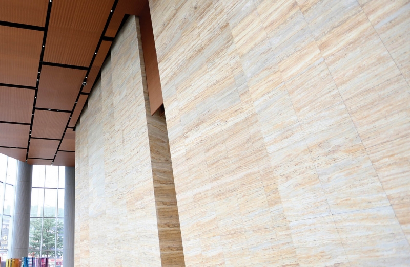 ʯ��ǽ��������